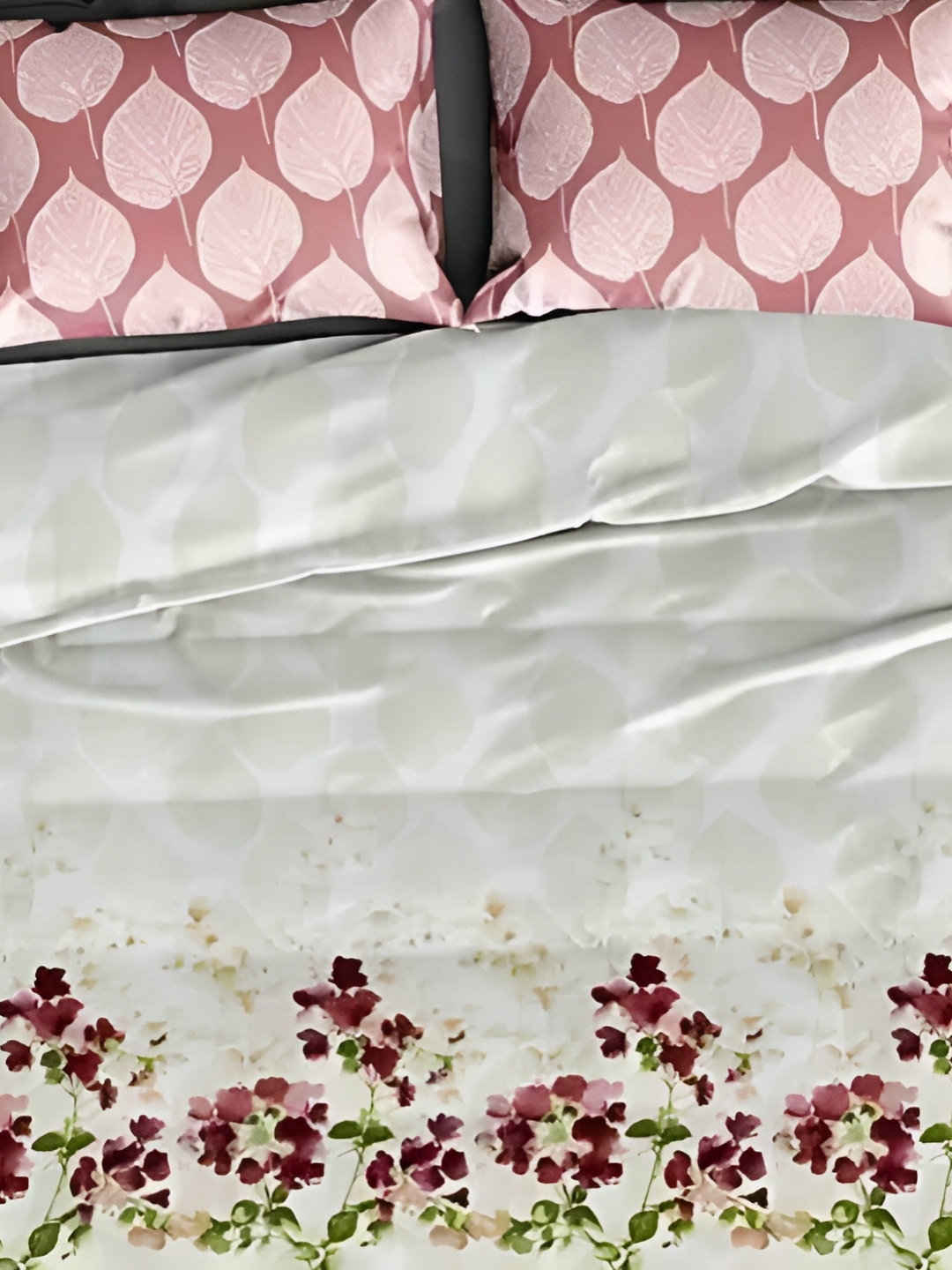 

Bedbathandbliss Peach & Purple Floral 300 TC Cotton King Bedsheet with 2 Pillow Covers