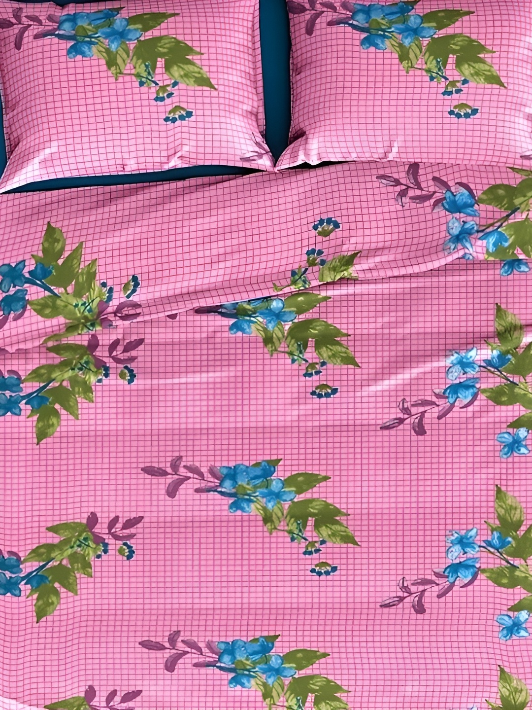 

Bedbathandbliss Pink & Green Floral Cotton 300 TC King Bedsheet With 2 Pillow Covers