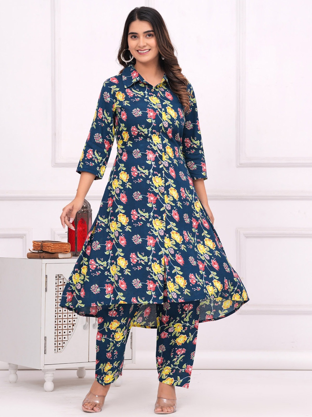 

BAESD Floral Printed A-Line Kurta With Trousers Set, Blue