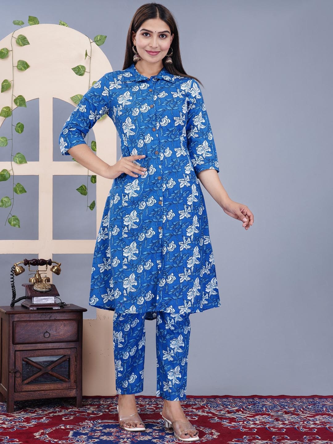 

BAESD Printed Kurta With Trousers Co-Ords, Blue