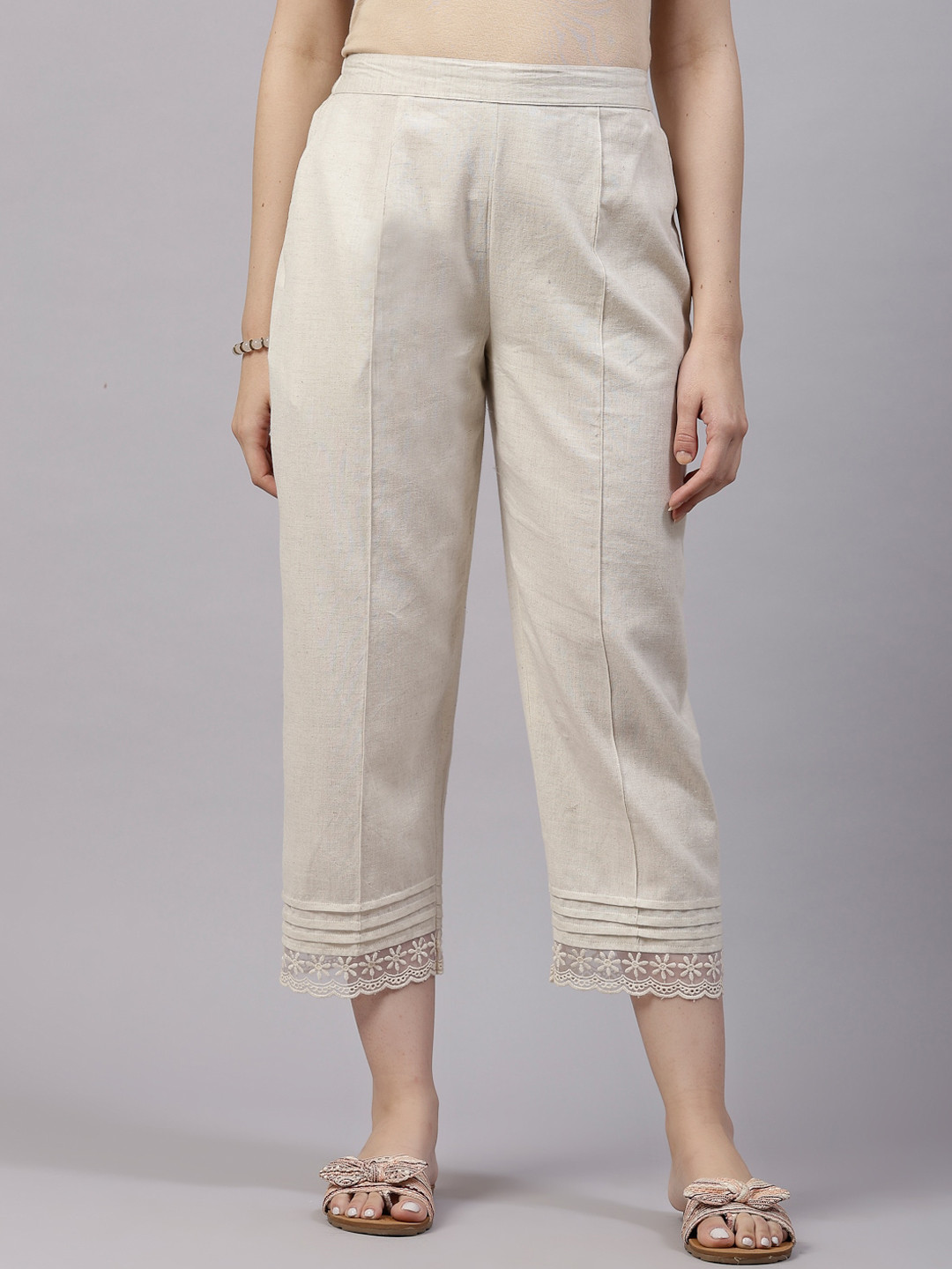 

QOMN Women Tailored Tapered Fit Pure Cotton Cropped Trouser, Beige