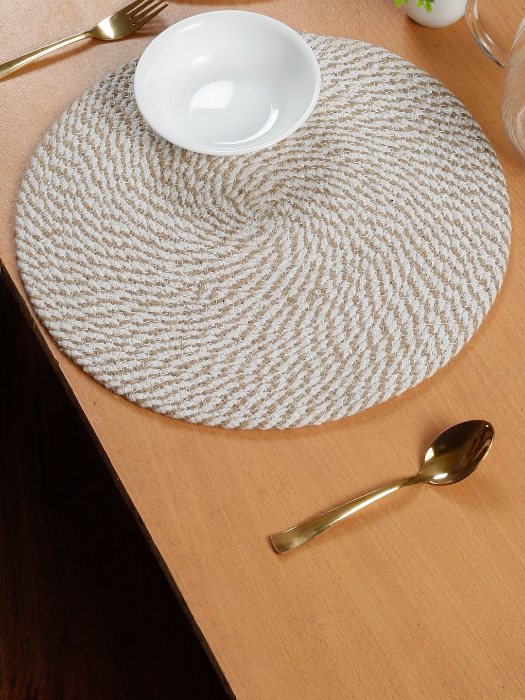 

HOSTA HOMES White & Beige Self-Design Reversible Table Placemats