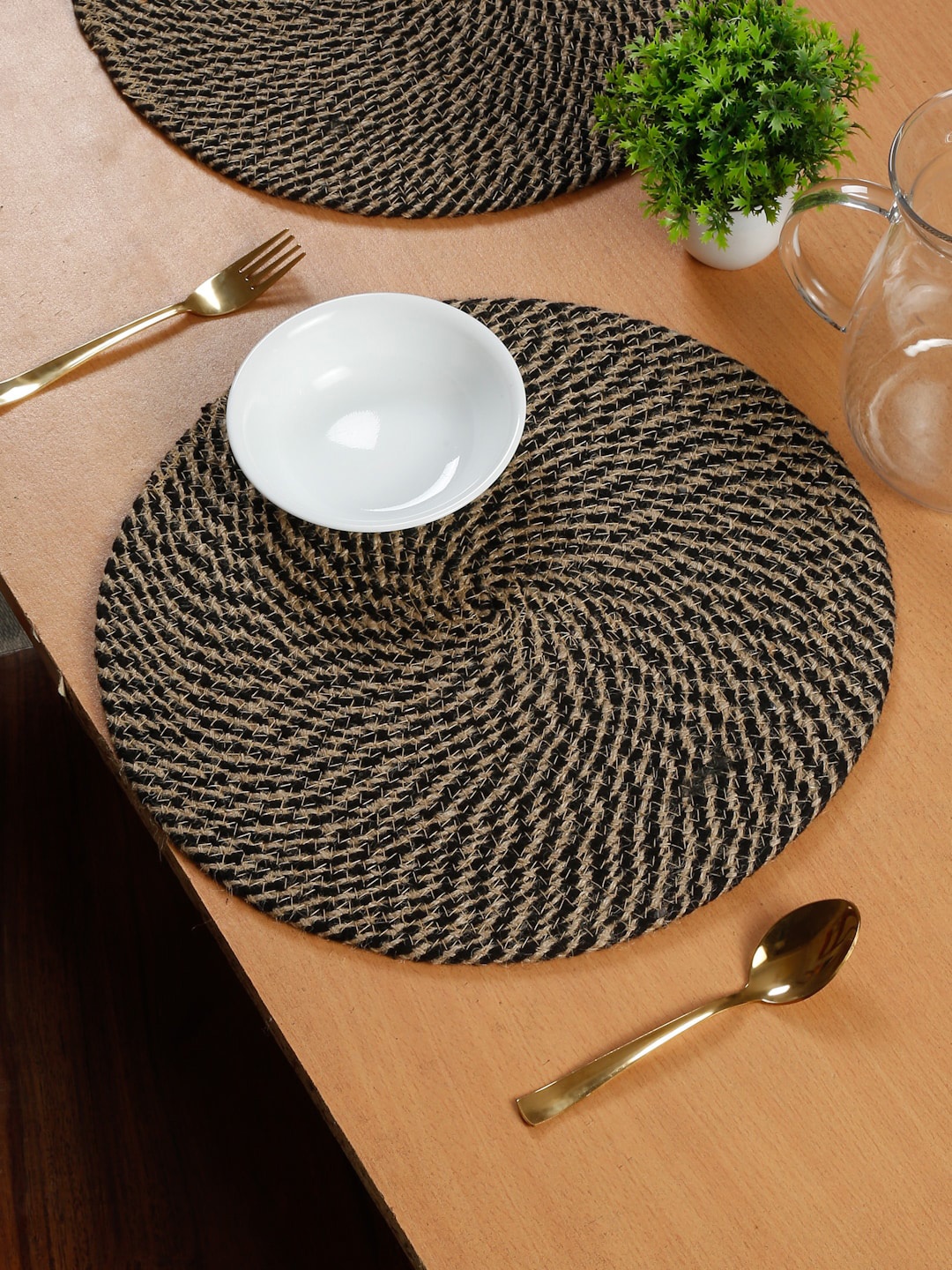 

HOSTA HOMES 4-Pcs Black & Beige Self-Design Reversible Table Placemats