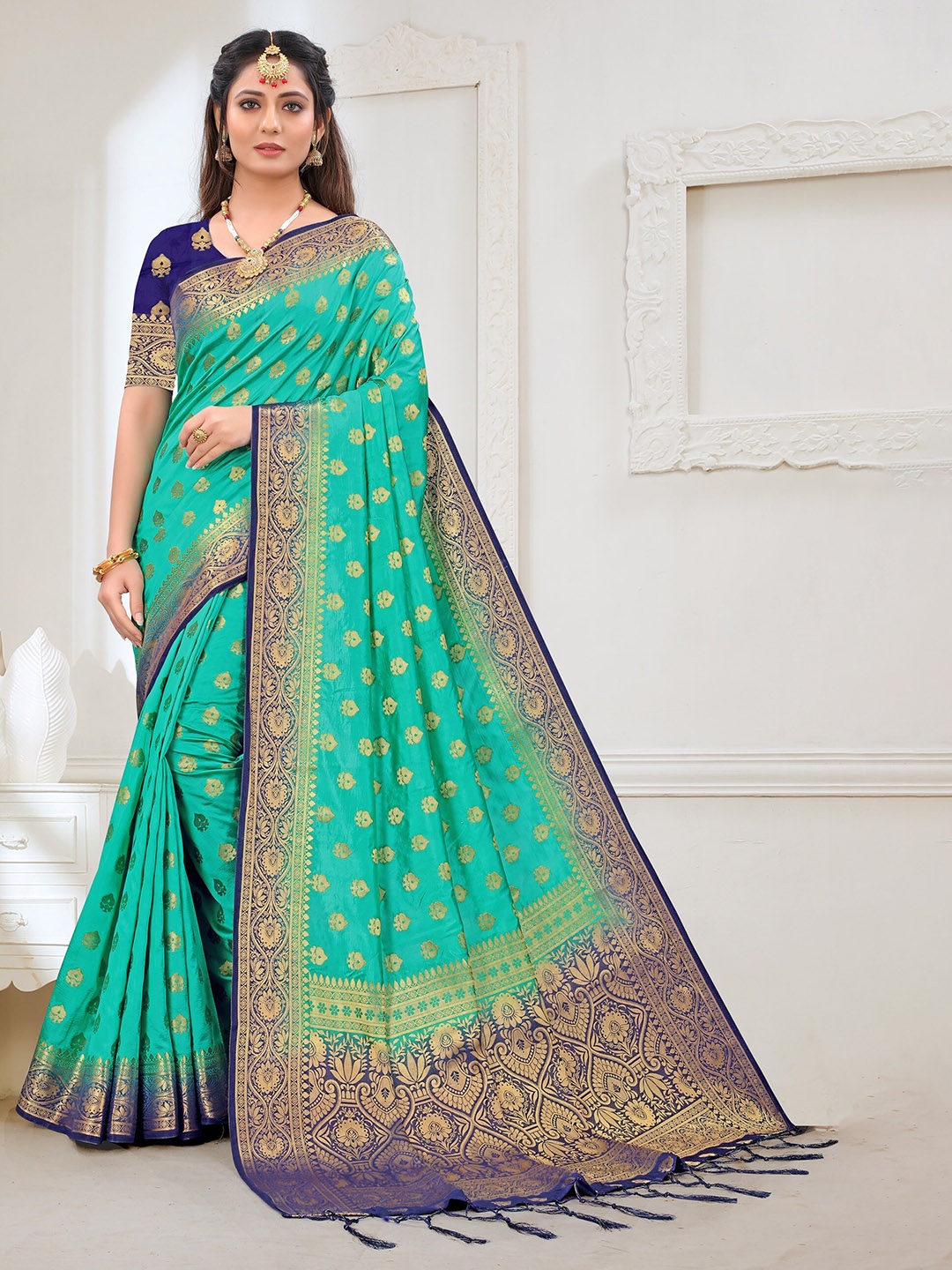 

TIEXA Ethnic Motifs Woven Design Zari Pure Silk Banarasi Saree, Green