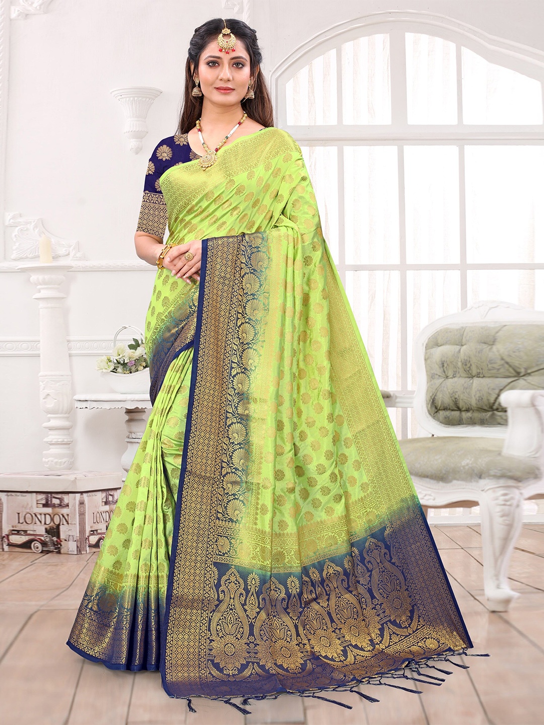 

TIEXA Ethnic Motifs Woven Design Zari Pure Silk Banarasi Saree, Green