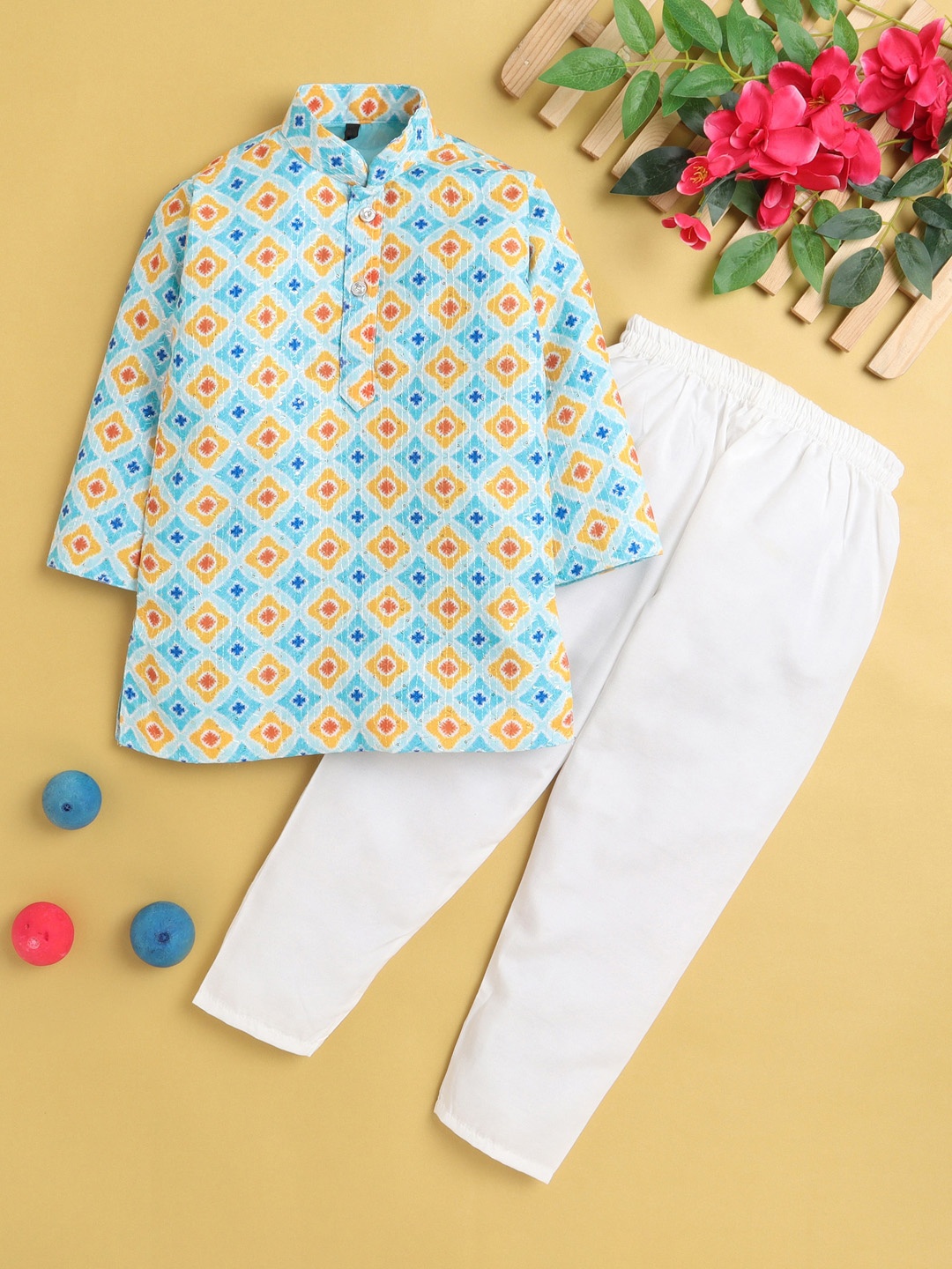 

Jeetethnics Boys Geometric Printed Kurta With Trousers, Yellow
