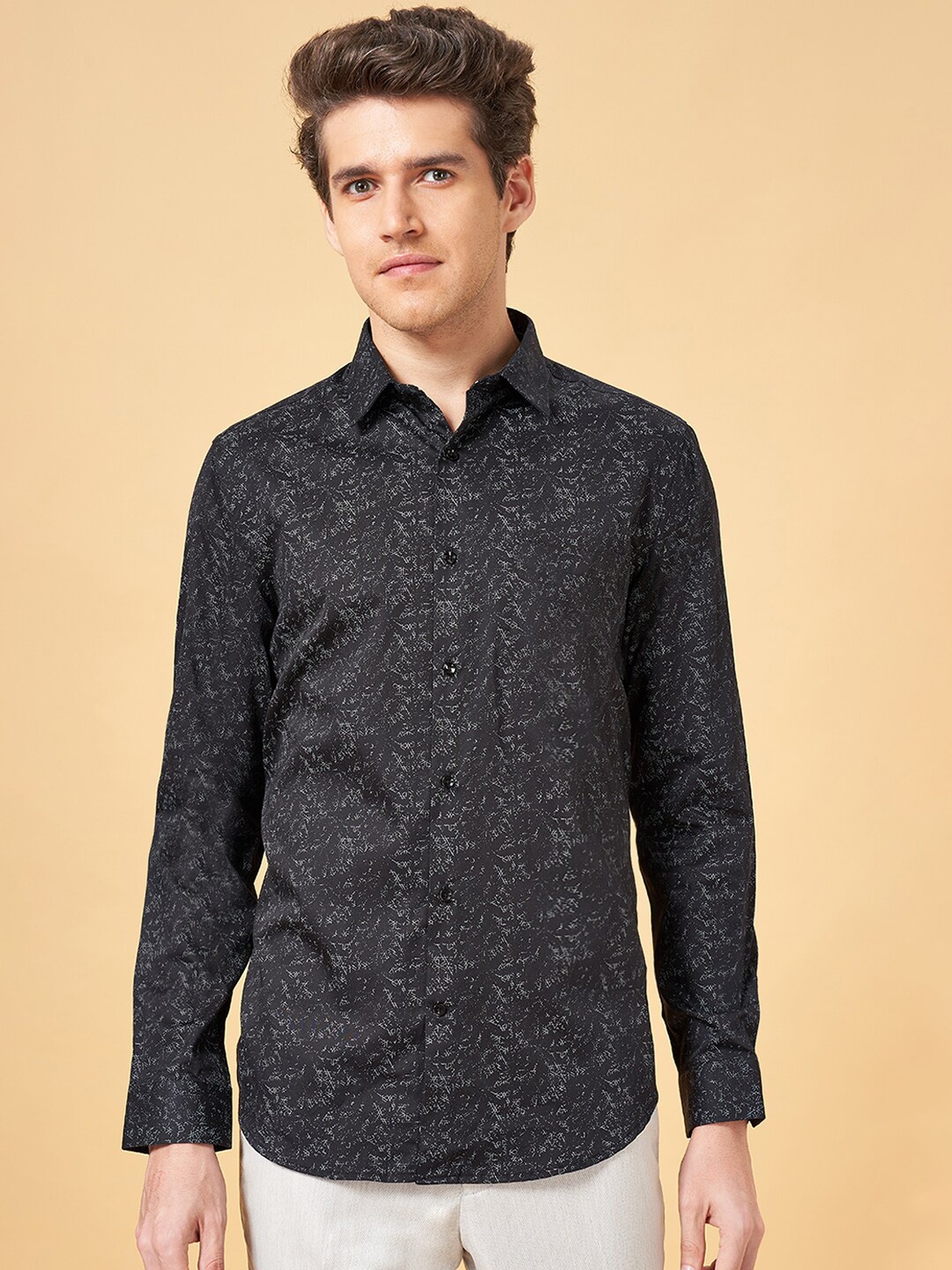 

Peregrine by Pantaloons Slim Fit Abstract Printed Cotton Casual Shirt, Black