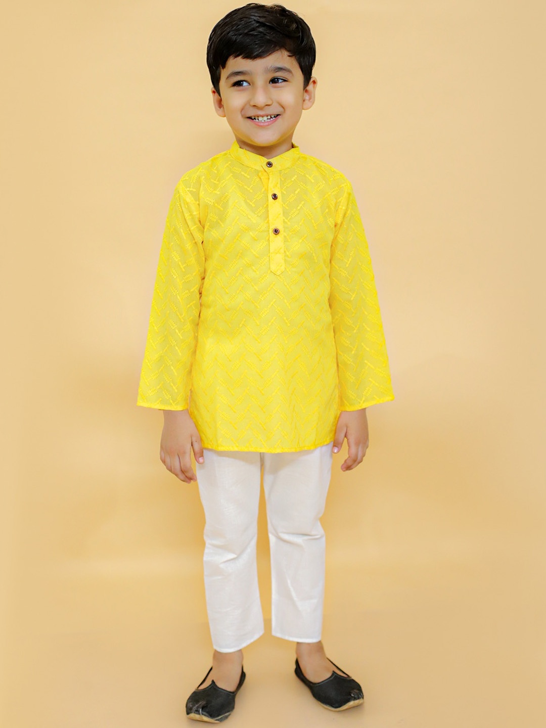 

BAESD Infant Boys Floral Embroidered Chikankari Pure Cotton Kurta with Pyjamas, Yellow