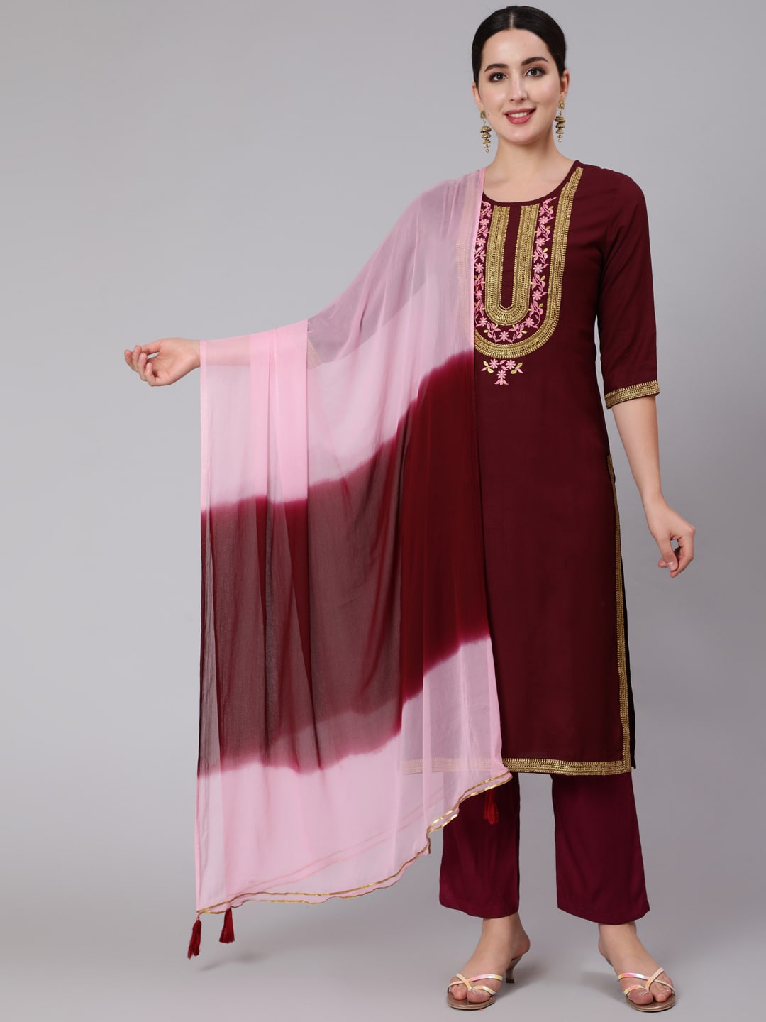 

AADAT Floral Yoke Design Regular Kurta With Trousers & Dupatta, Maroon