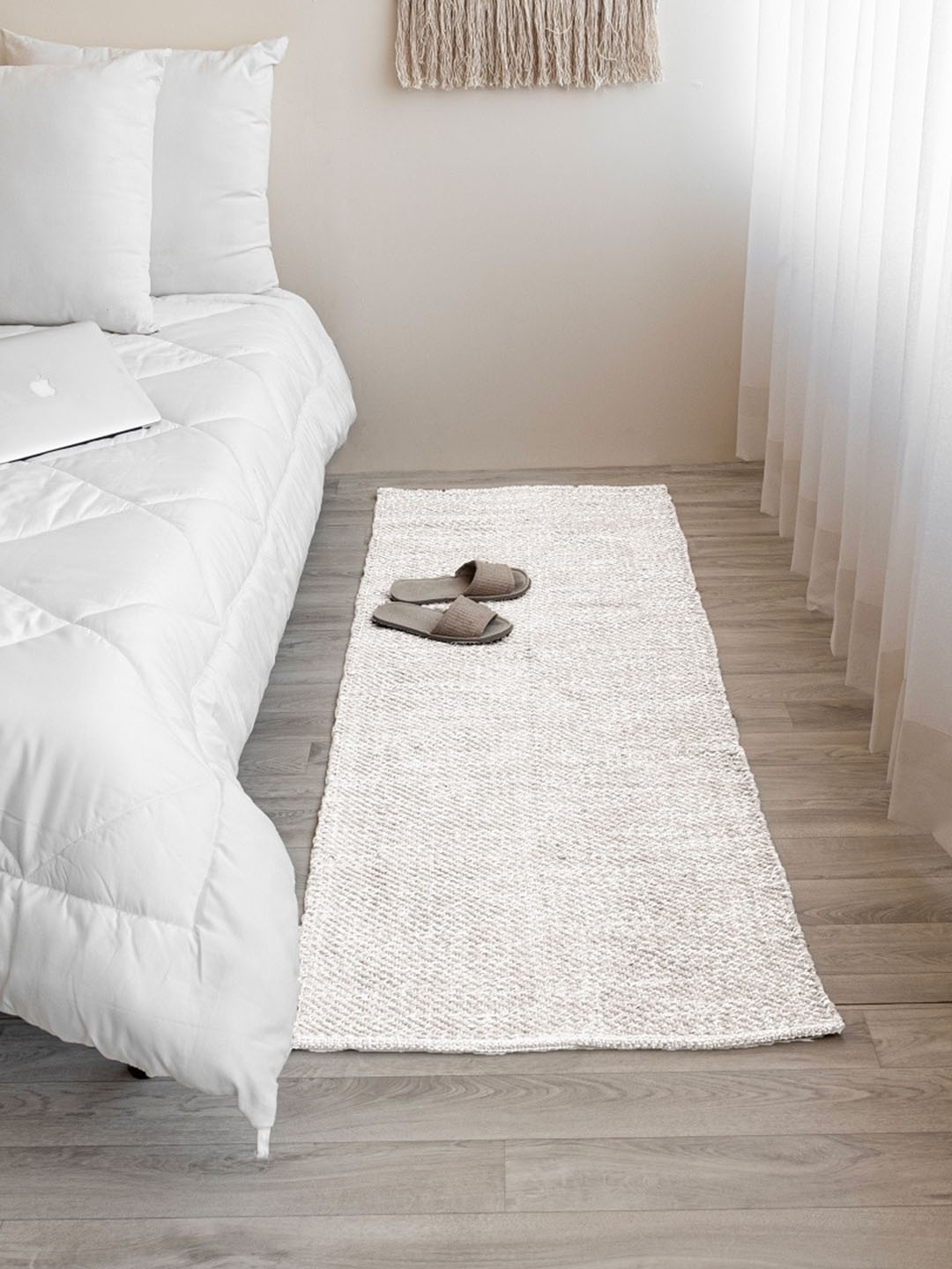 

HOMEMONDE White Bohemian Herringbone Reversible Woven Cotton Carpet