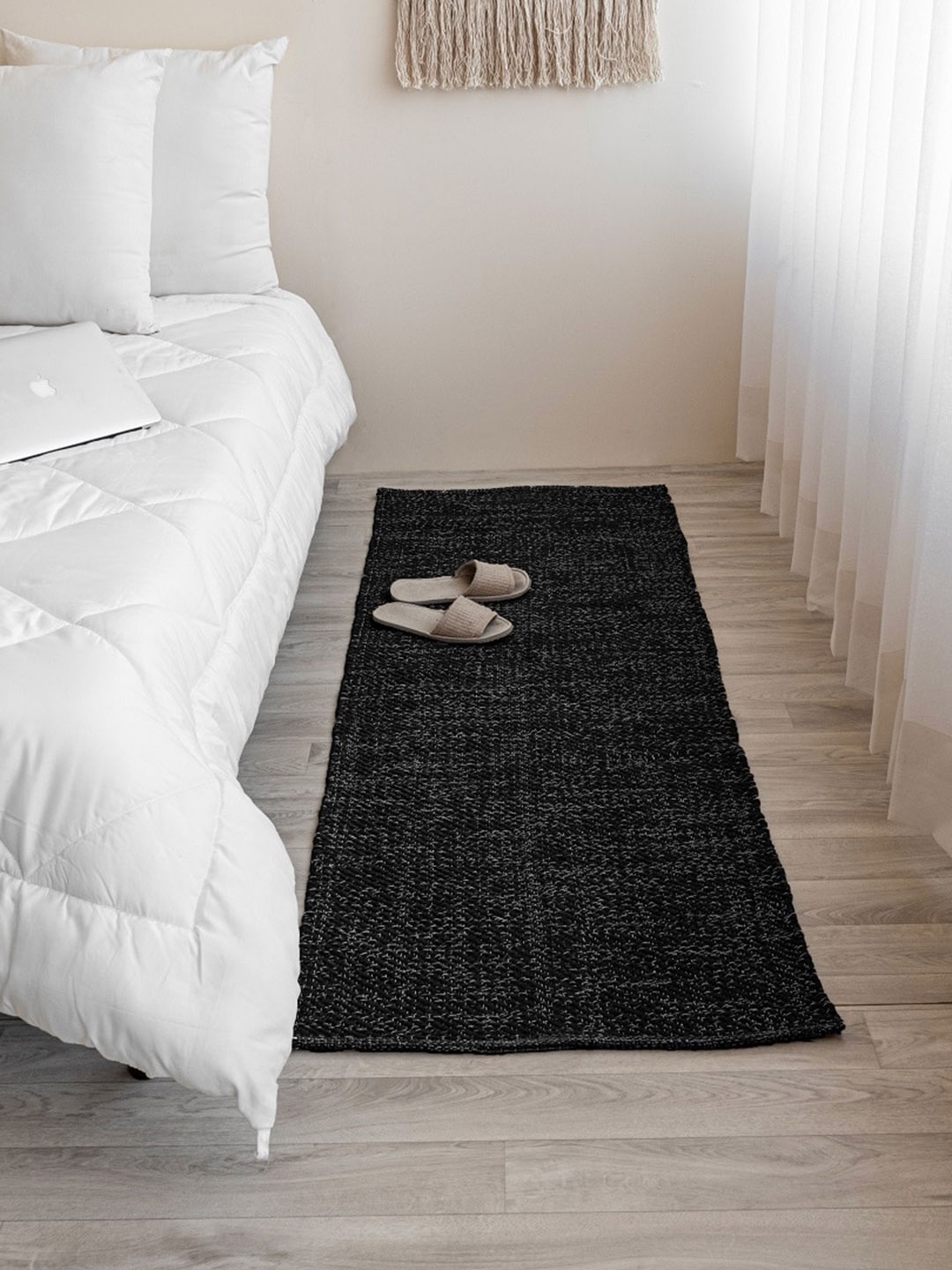 

HOMEMONDE Black & White Bohemian Herringbone Reversible Woven Cotton Carpet