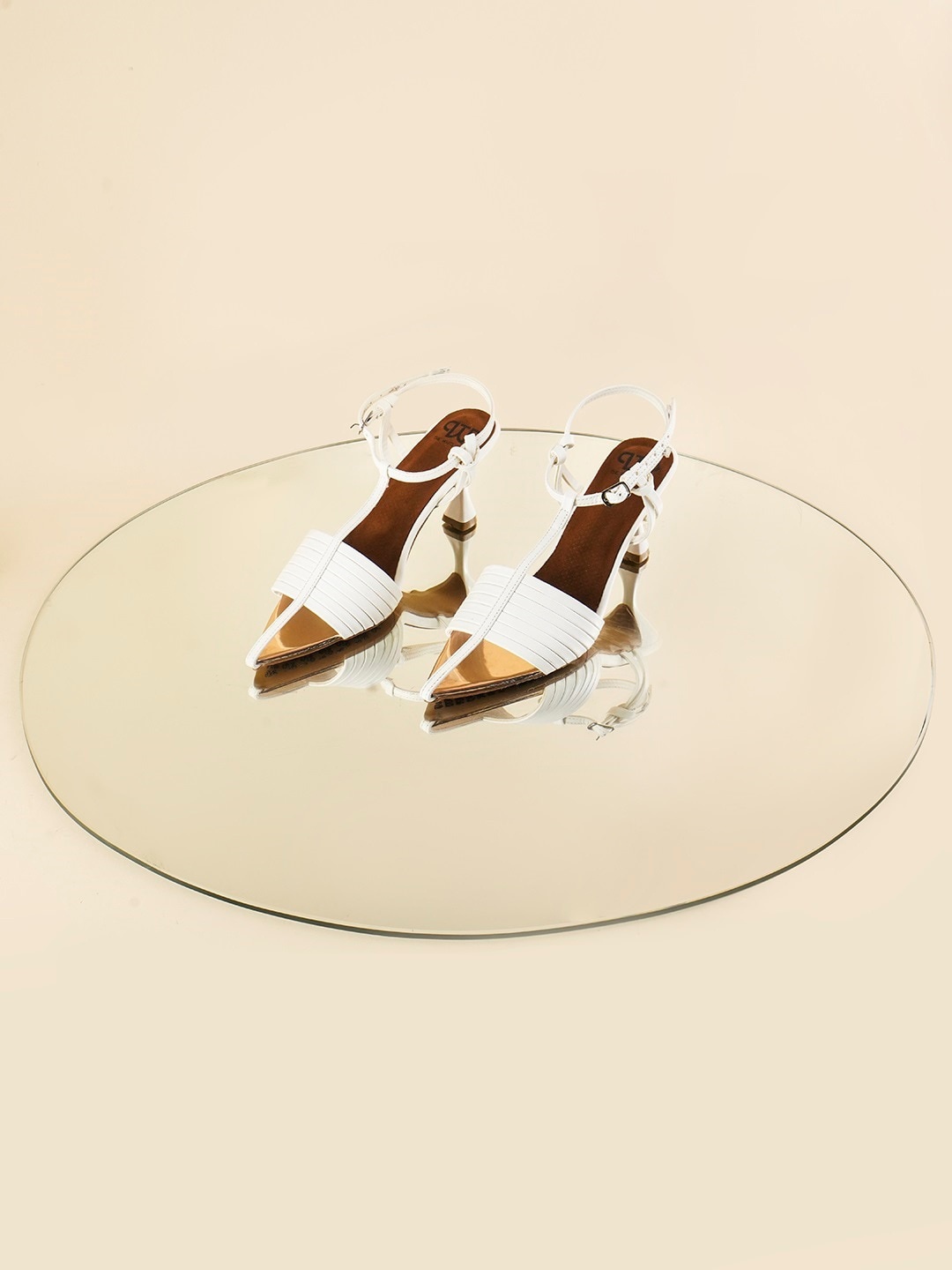 

THE WHITE POLE Pointed Toe Textured Block Heels With Buckle Closure