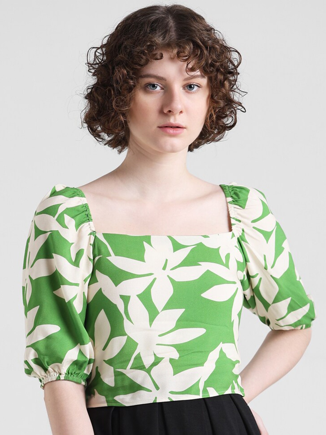 

ONLY Floral Printed Square Neck Puff Sleeves Crop Top, Green