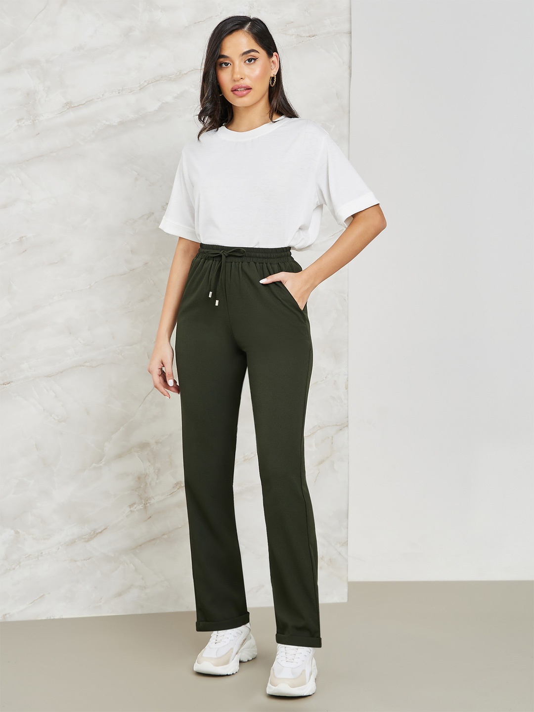 

Styli Olive Green Women Mid-Rise Tapered Fit Cropped Trousers