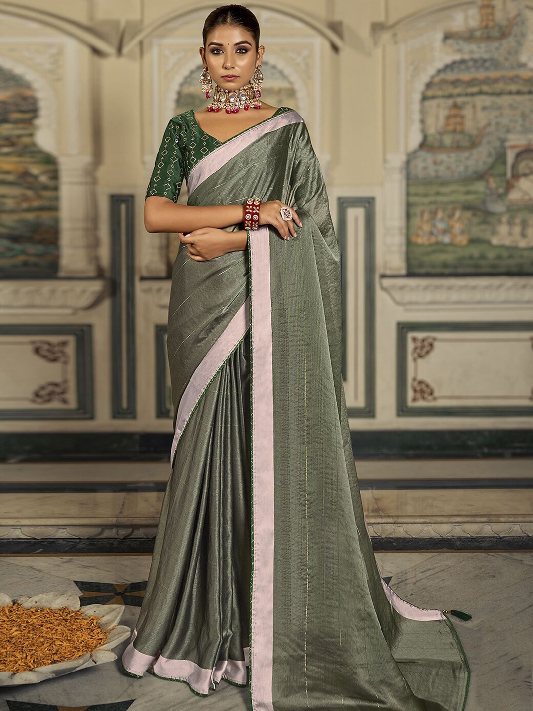 

Satrani Geometric Printed Zari Saree, Green