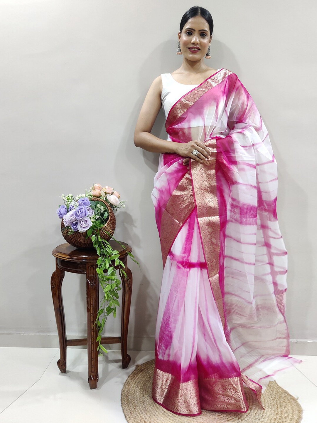 

Satrani Tie & Dye Zari Organza Saree, Pink