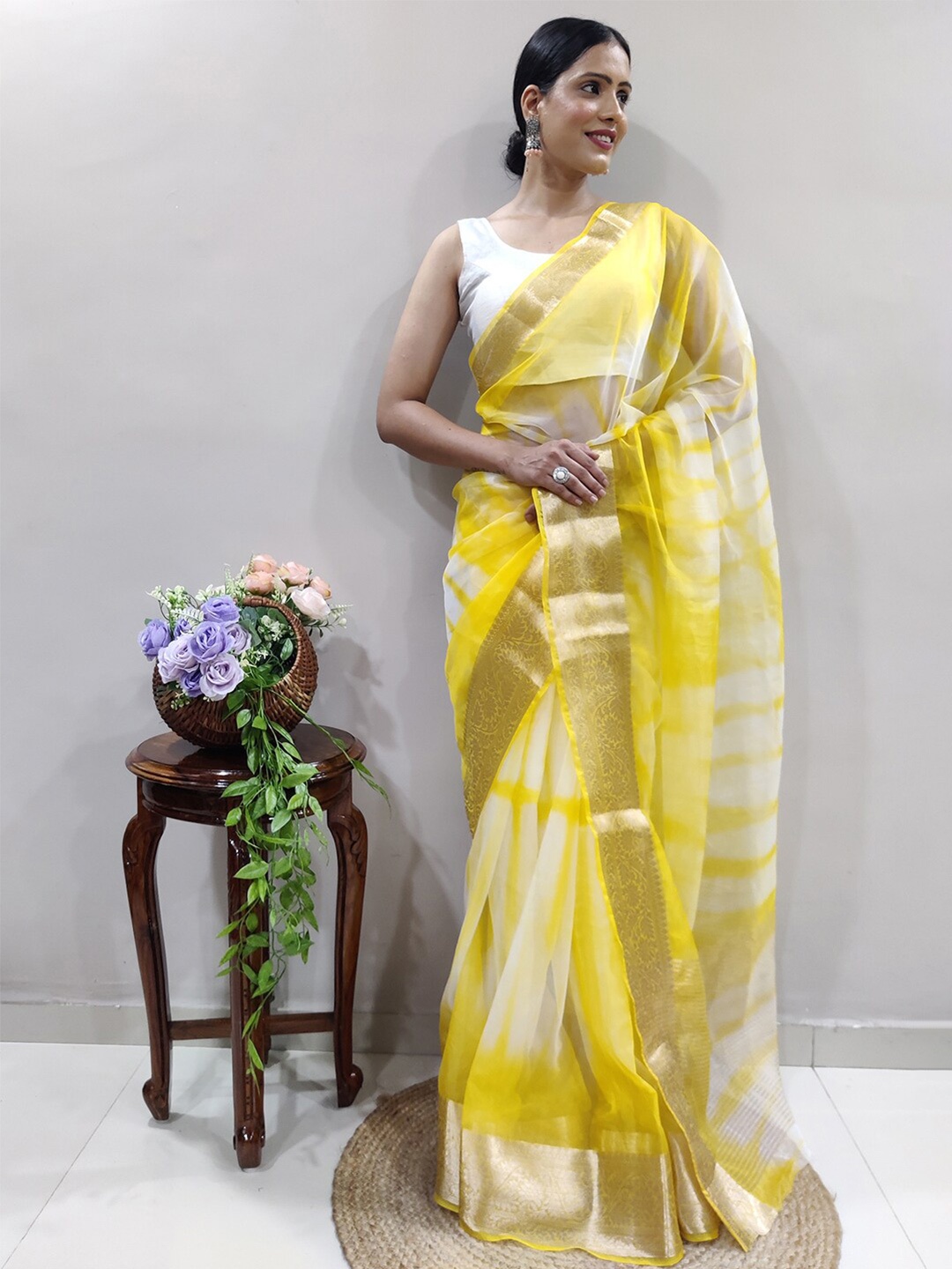 

Satrani Yellow & White Tie & Dye Zari Organza Saree