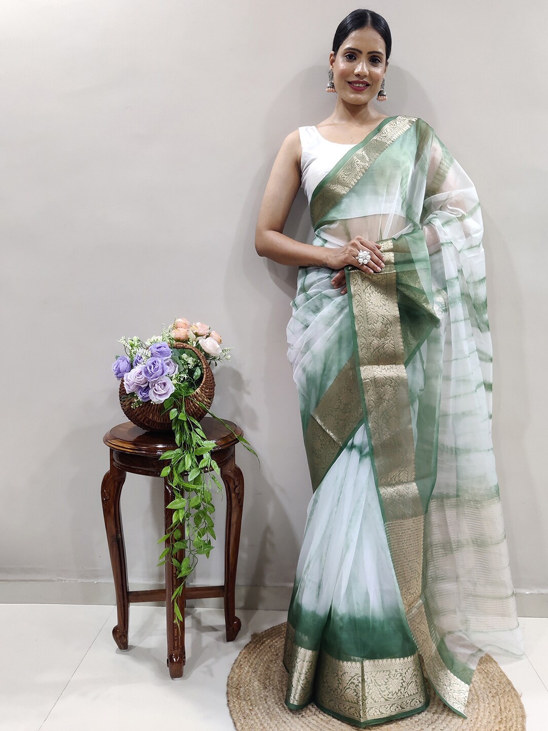 

Satrani Green & White Tie & Dye Zari Organza Saree
