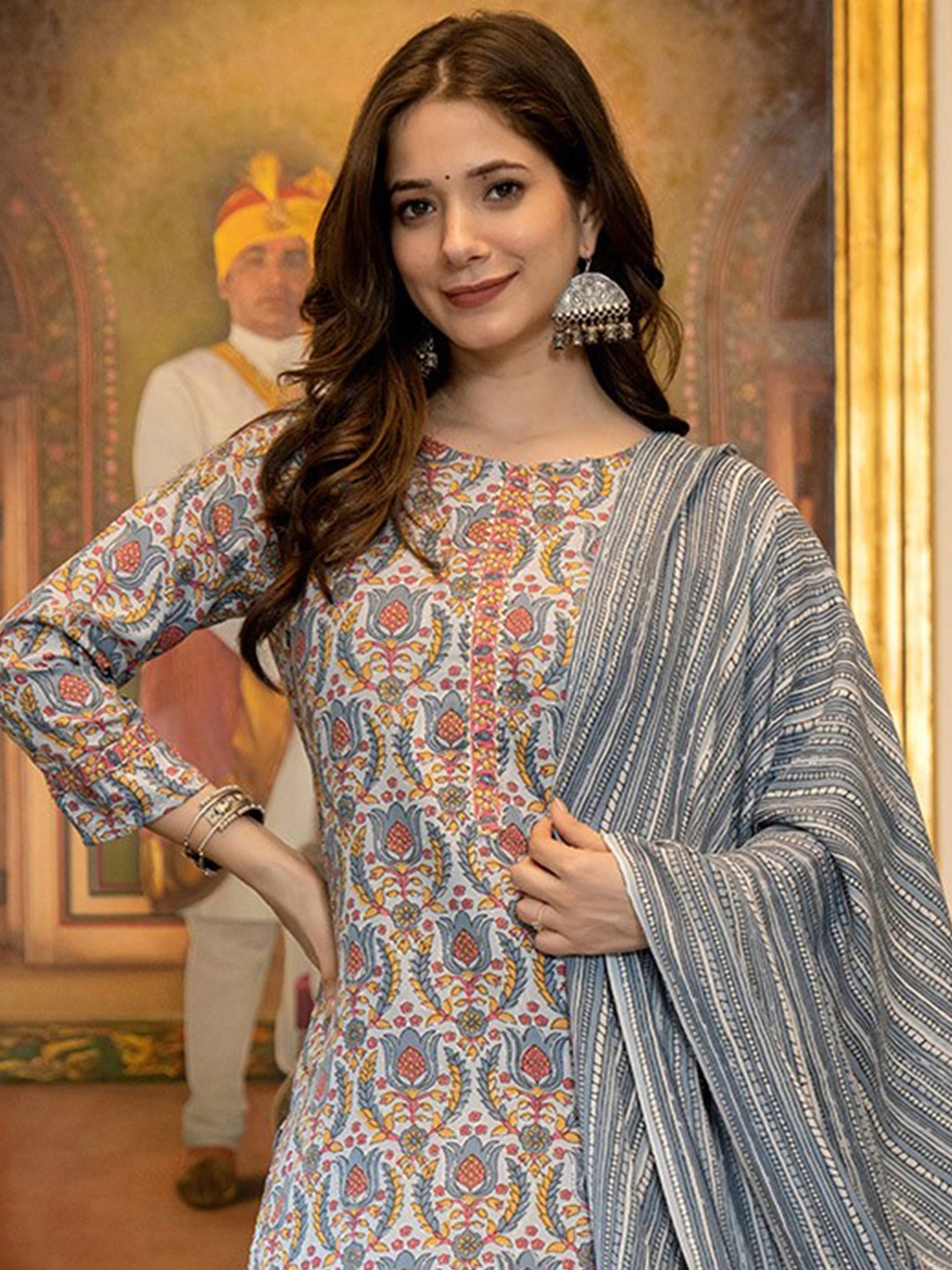 

AHIKA Ethnic Motifs Printed Regular Kurta With Trousers & Dupatta, Grey