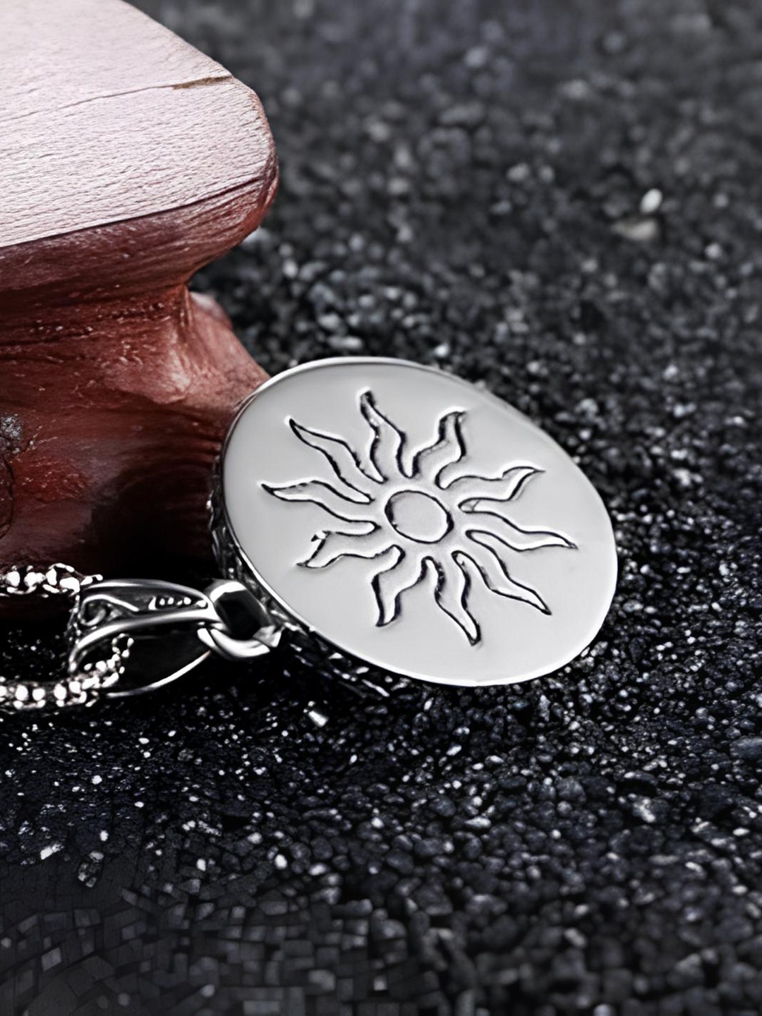 

KARISHMA KREATIONS Silver-Plated Round Pendant With Chain