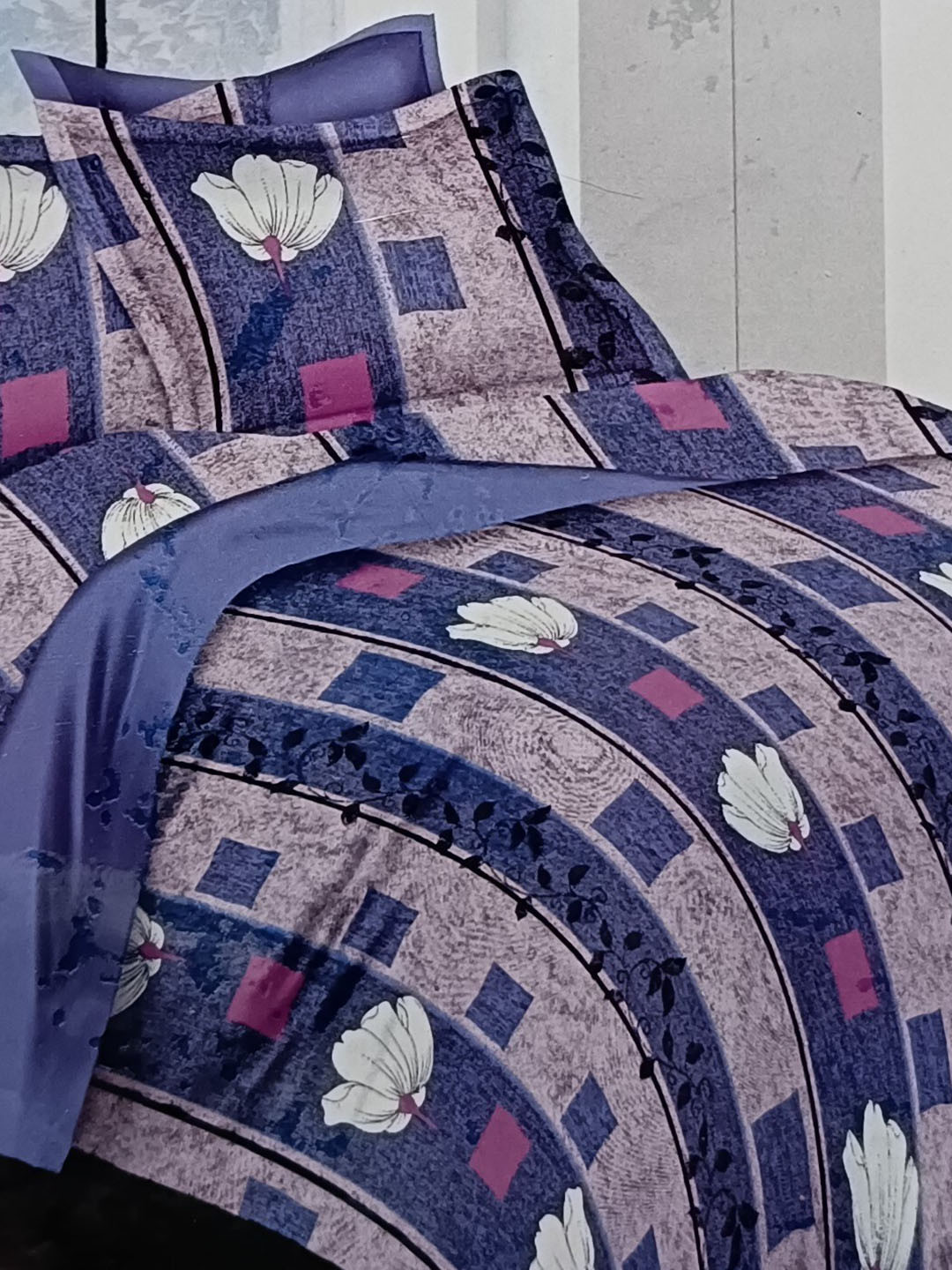 

Signature Blue & White 4 Pieces Floral Printed Pure Cotton Bedding Set