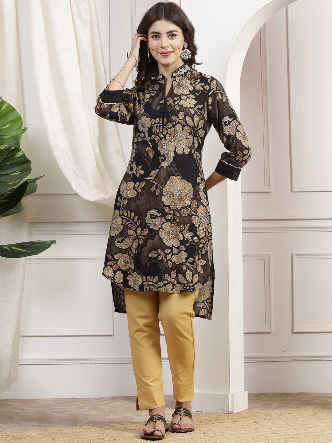 

Nayam By Lakshita Floral Printed Mandarin Collar Gotta Patti Chanderi Cotton Kurta, Brown