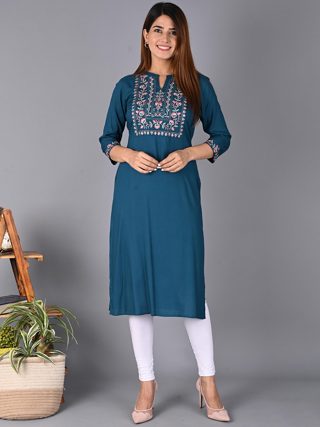 

AARYAHI Band Collar Regular Kurta & Leggings, Teal