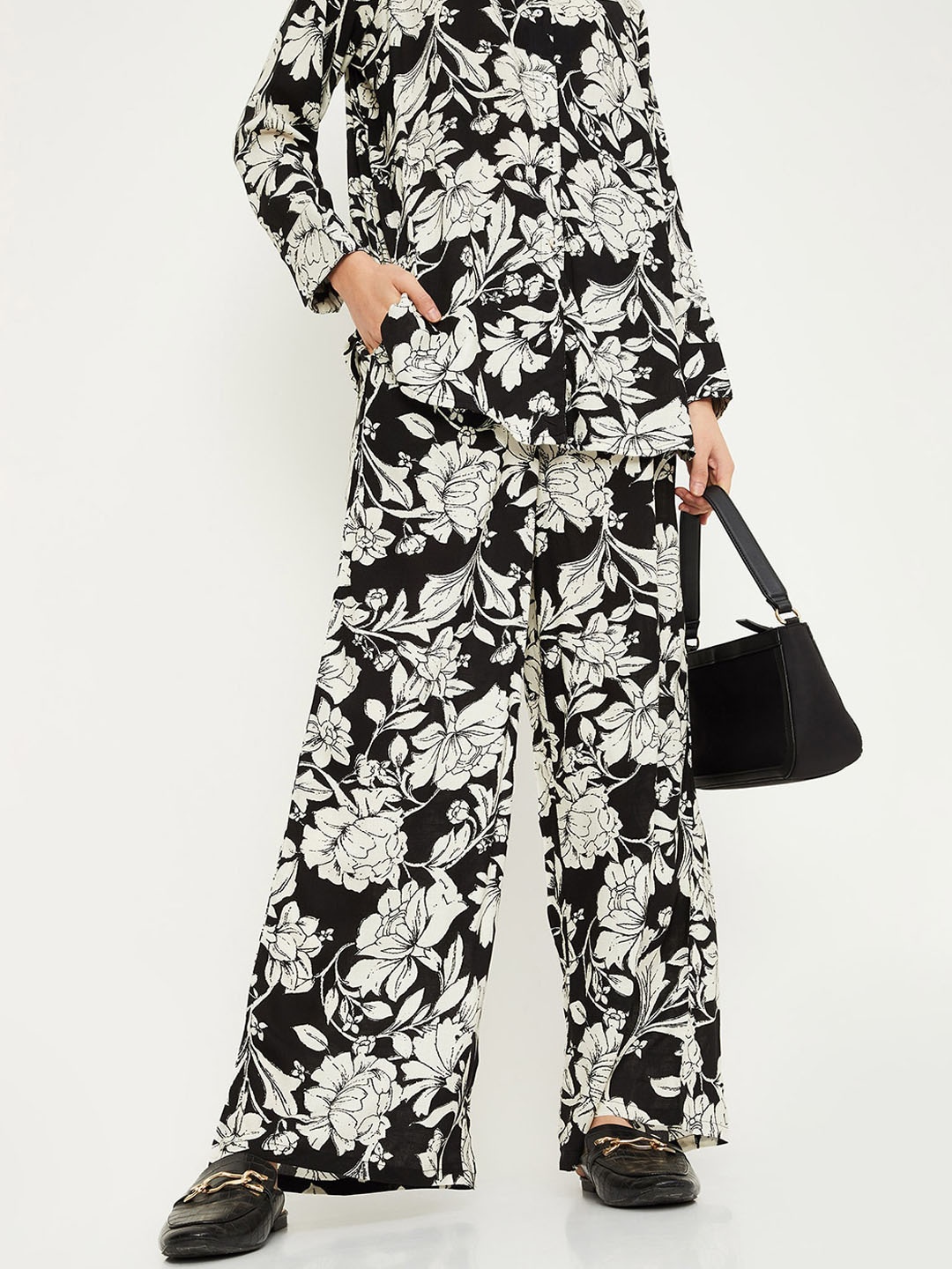 

max Women Floral Printed Parallel Trousers, Black