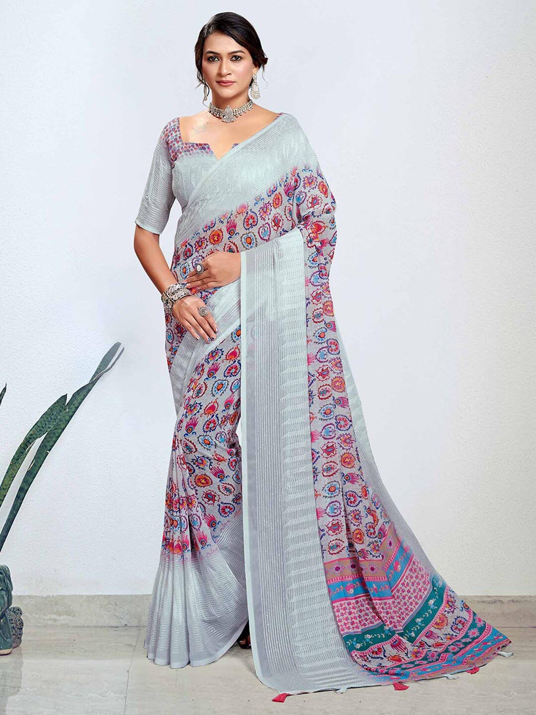 

Mitera Grey Ethnic Motifs Printed Pure Georgette Bagh Saree
