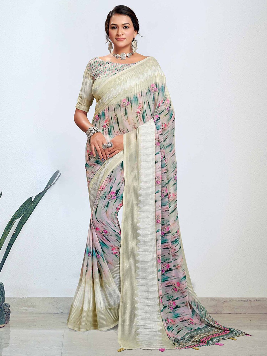 

Mitera Green Abstract Printed Pure Georgette Bagh Saree