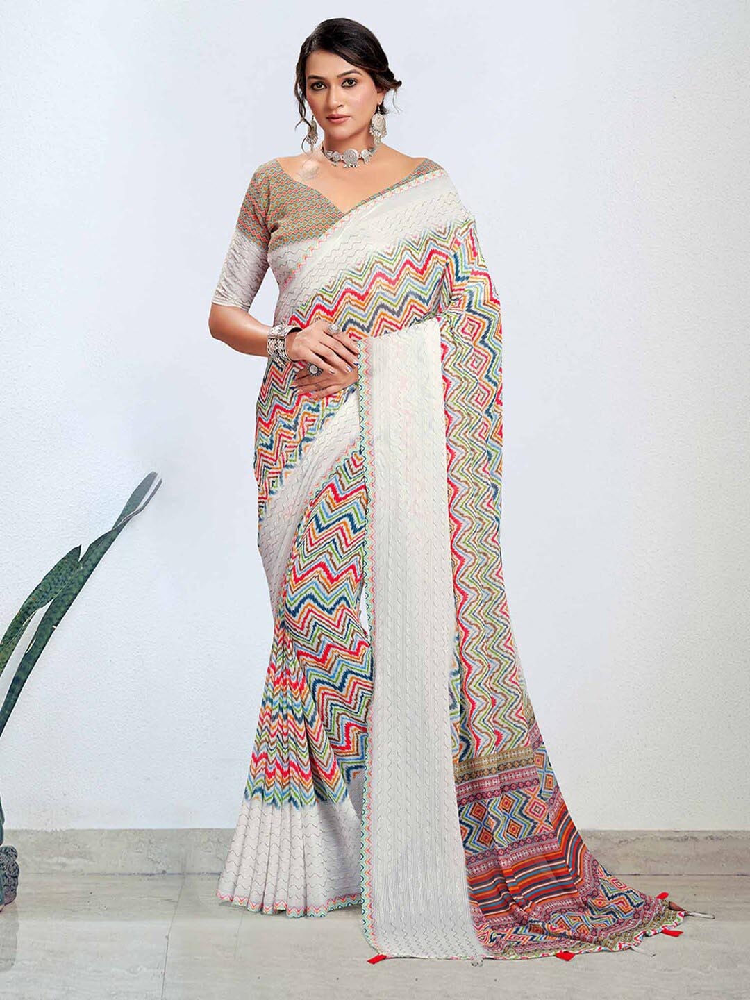

Mitera Grey Geometric Printed Pure Georgette Bagh Saree