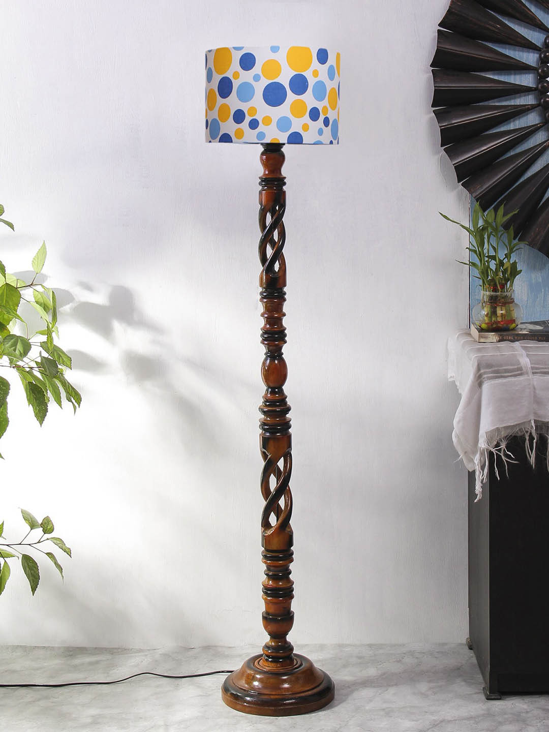 

Devansh Blue & Brown Open Snake Printed Wooden Drum Shaped Floor Lamp With Cotton Shade