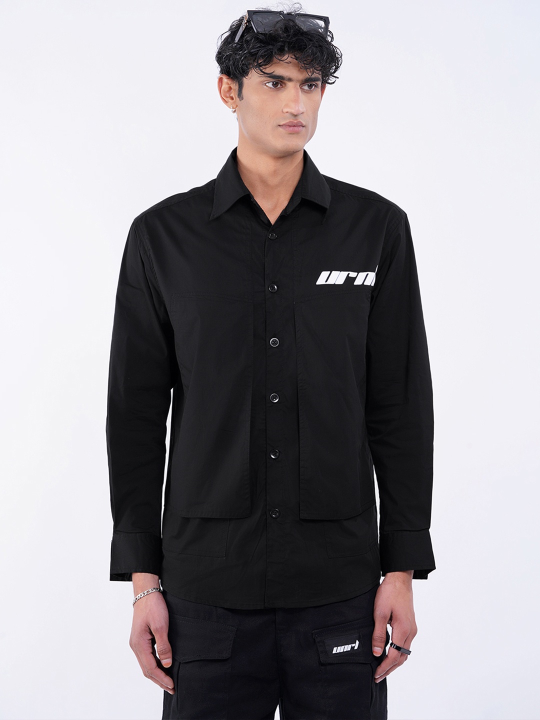 

UNRL Men Boxy Fit Opaque Graphic Printed Spread Collar Pure Cotton Casual Shirt, Black