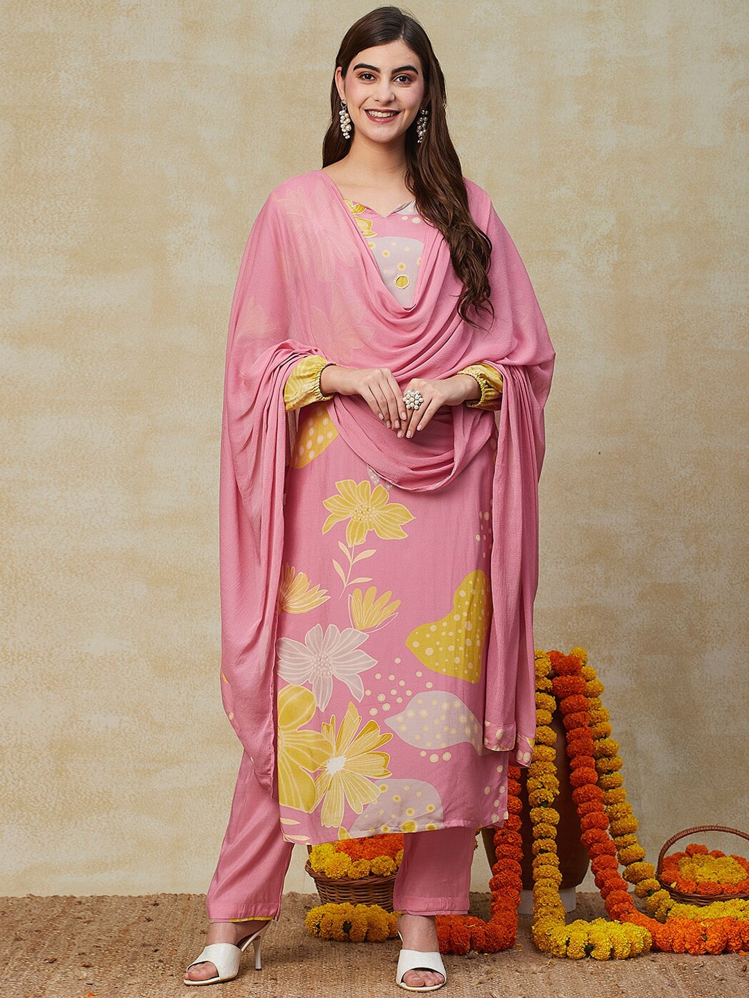 

FASHOR Pink Floral Printed Beads & Stones Kurta with Trousers & Dupatta