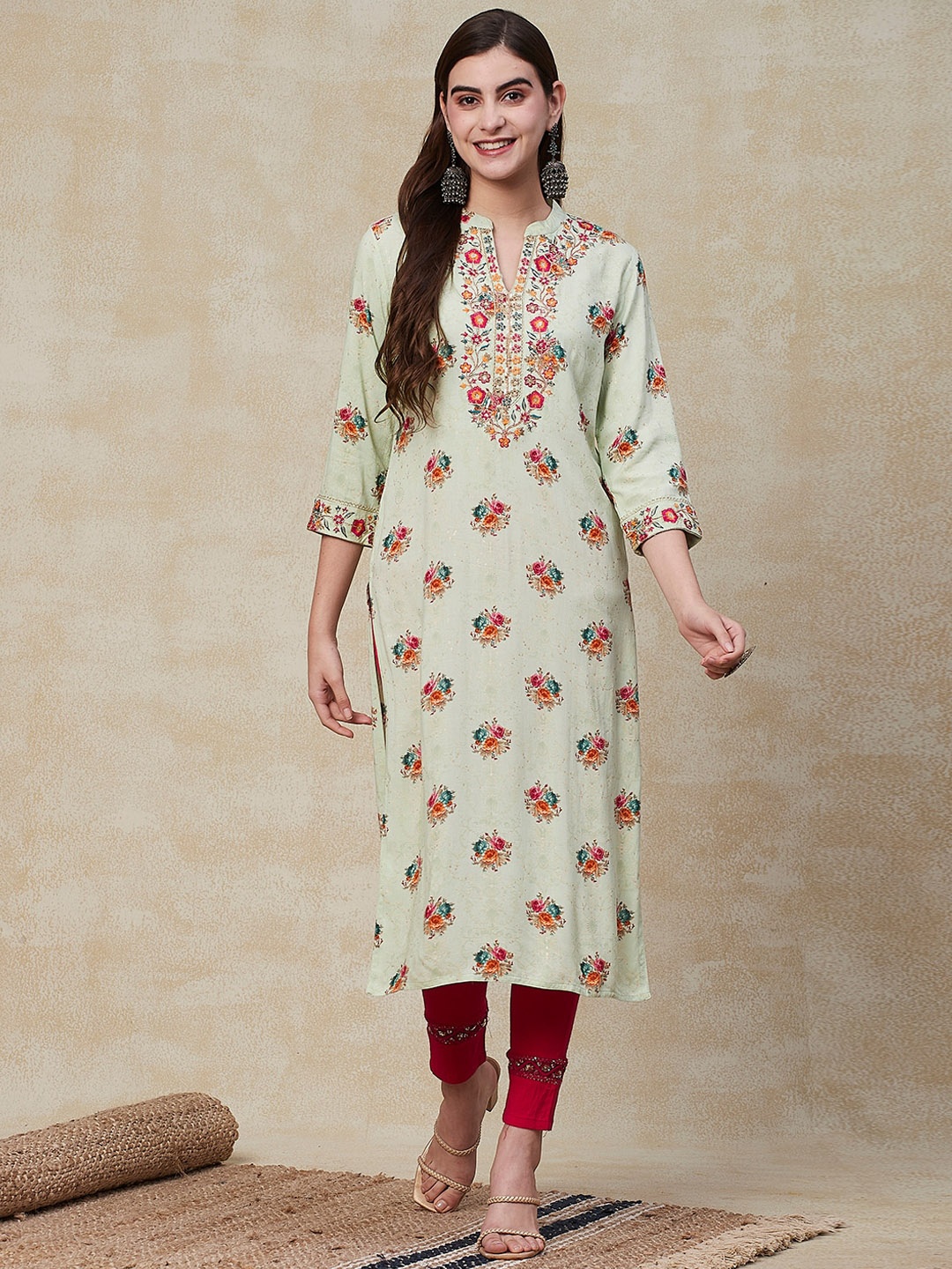 

FASHOR Floral Embroidered Mandarin Collar Zari Work Straight Kurta, Sea green