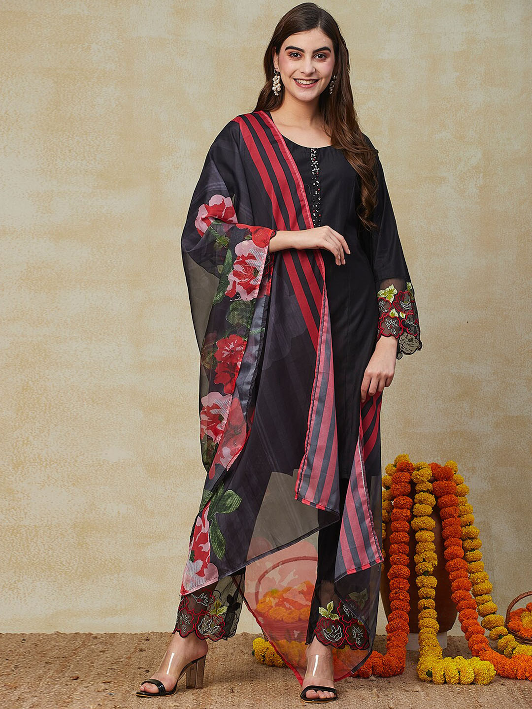 

FASHOR Floral Embroidered Regular Beads and Stones Kurta With Trousers & Dupatta, Black