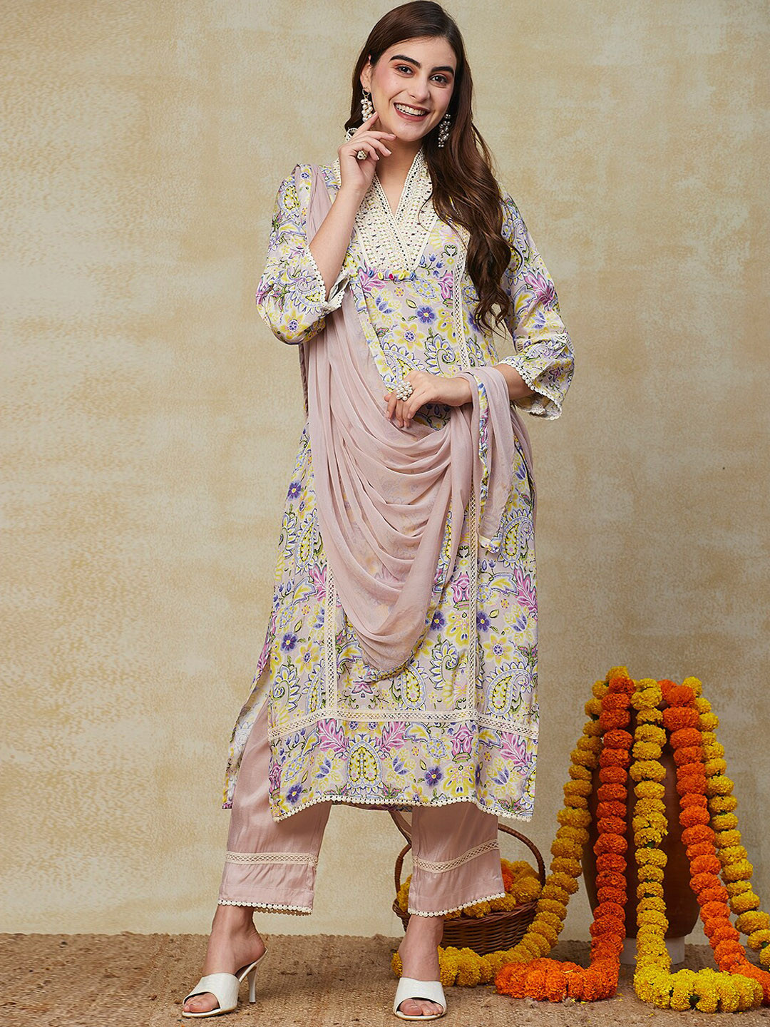 

FASHOR Yellow Floral Printed Straight Kurta & Trousers With Dupatta