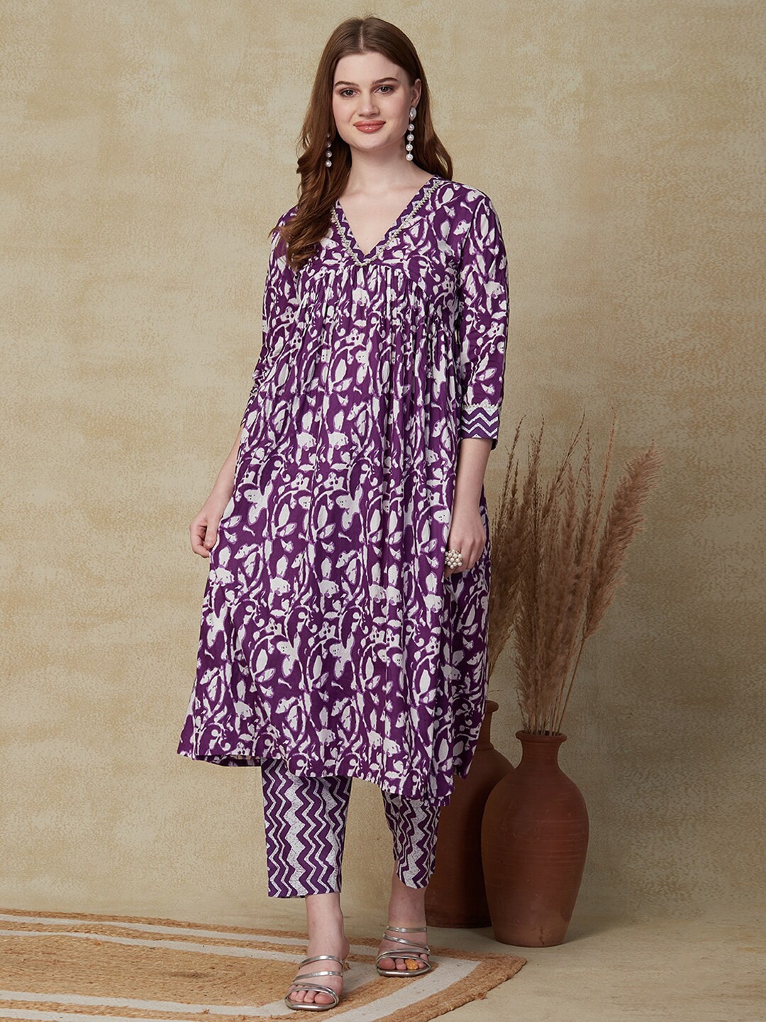 

FASHOR Floral Printed Empire Gotta Patti Pure Cotton Kurta With Trousers, Purple