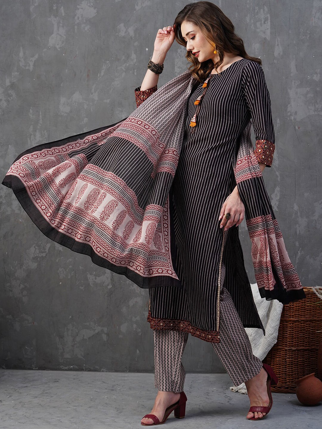 

FASHOR Striped Regular Mirror Work Pure Cotton Kurta With Trousers & Dupatta, Black