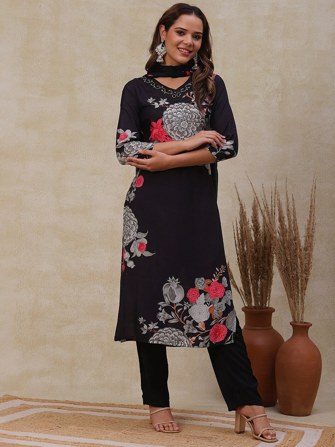 

FASHOR Floral Printed Regular Kurta with Trousers & With Dupatta, Black