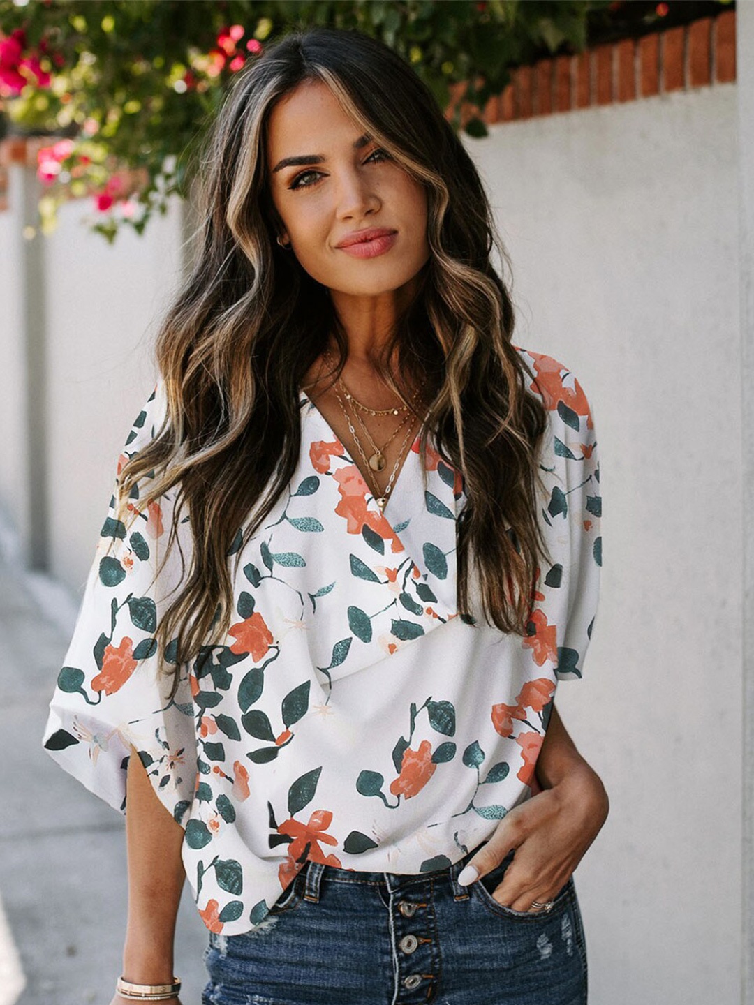 

StyleCast White Floral Printed Crop Top