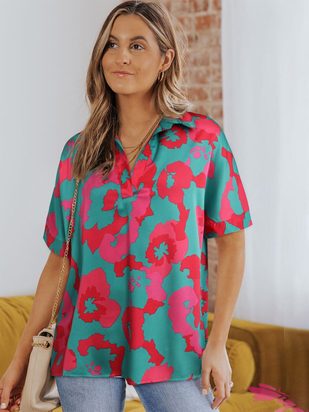 

StyleCast Green Abstract Print Shirt Collar Shirt Style Top