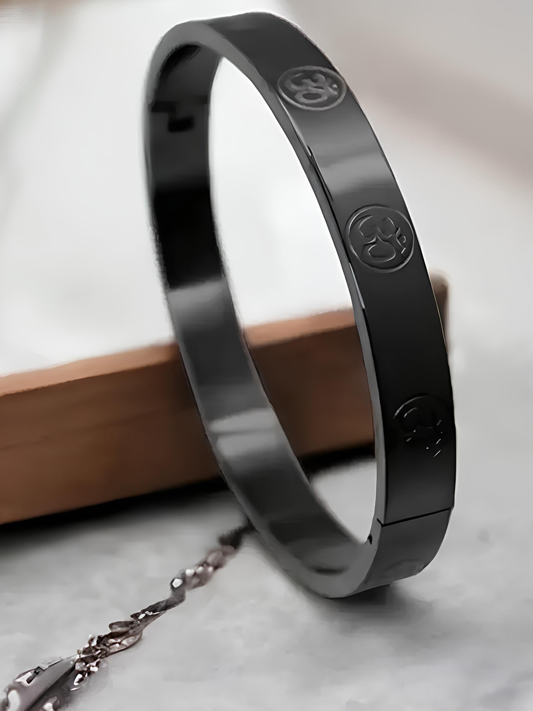 

KARISHMA KREATIONS Unisex Stainless Steel Kada Bracelet, Black