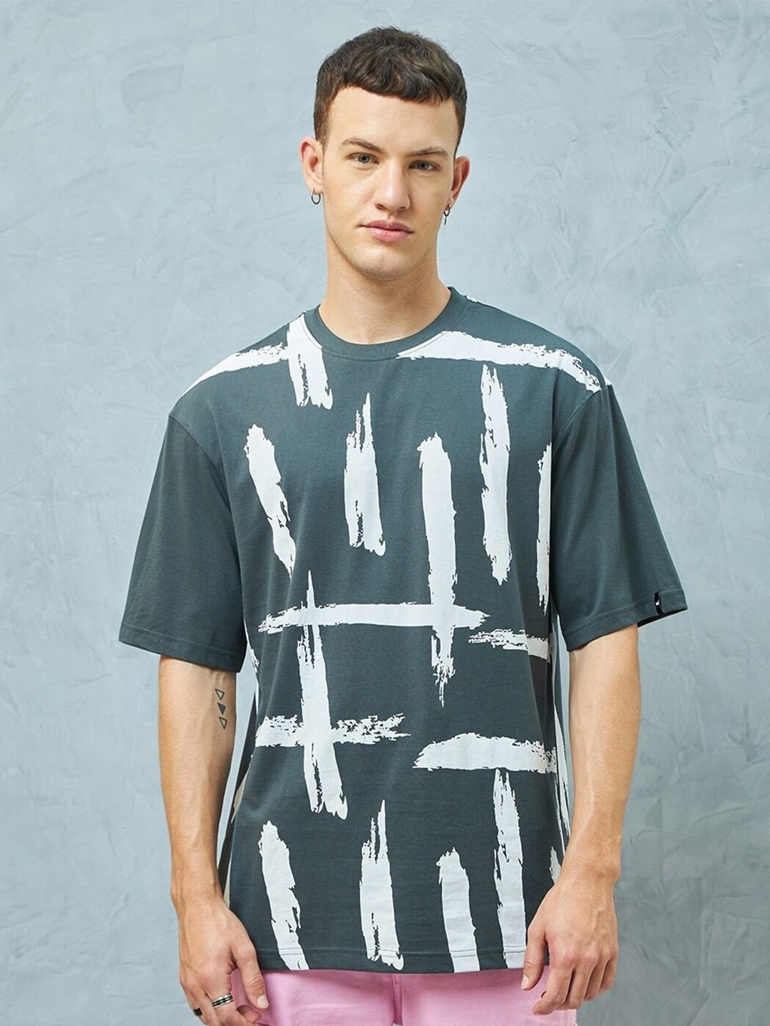 

Bewakoof Grey Abstract Printed Pure Cotton Oversized T-shirt