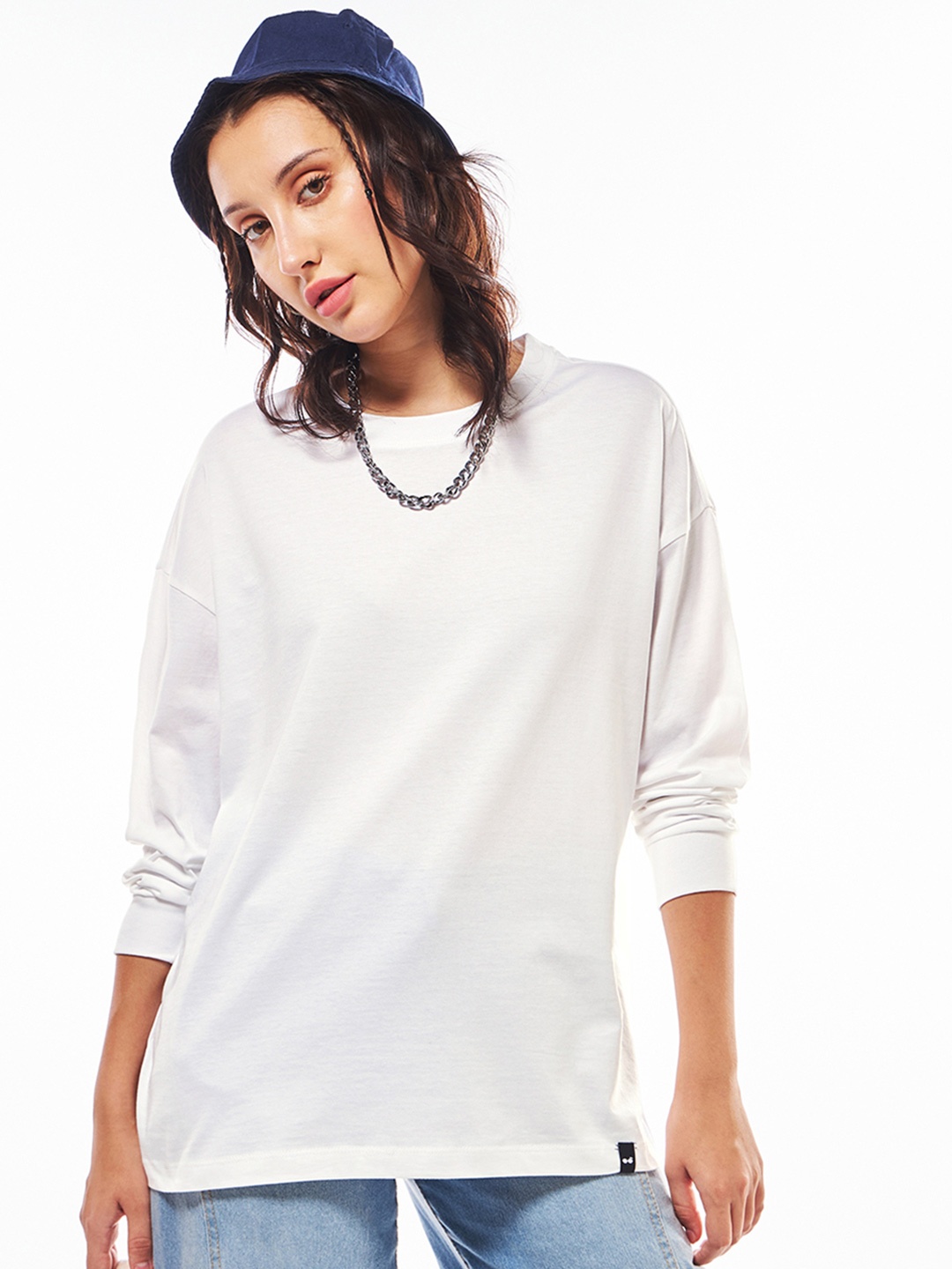 

Bewakoof Women's Solid Full Sleeve Oversized T-Shirt, White