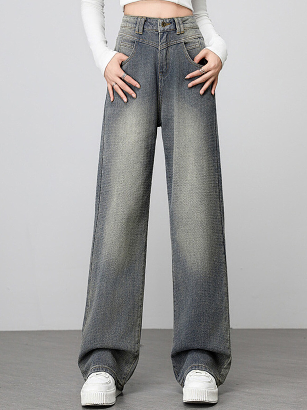 

LULU & SKY Women Loose Fit High-Rise Heavy Fade Jeans, Blue