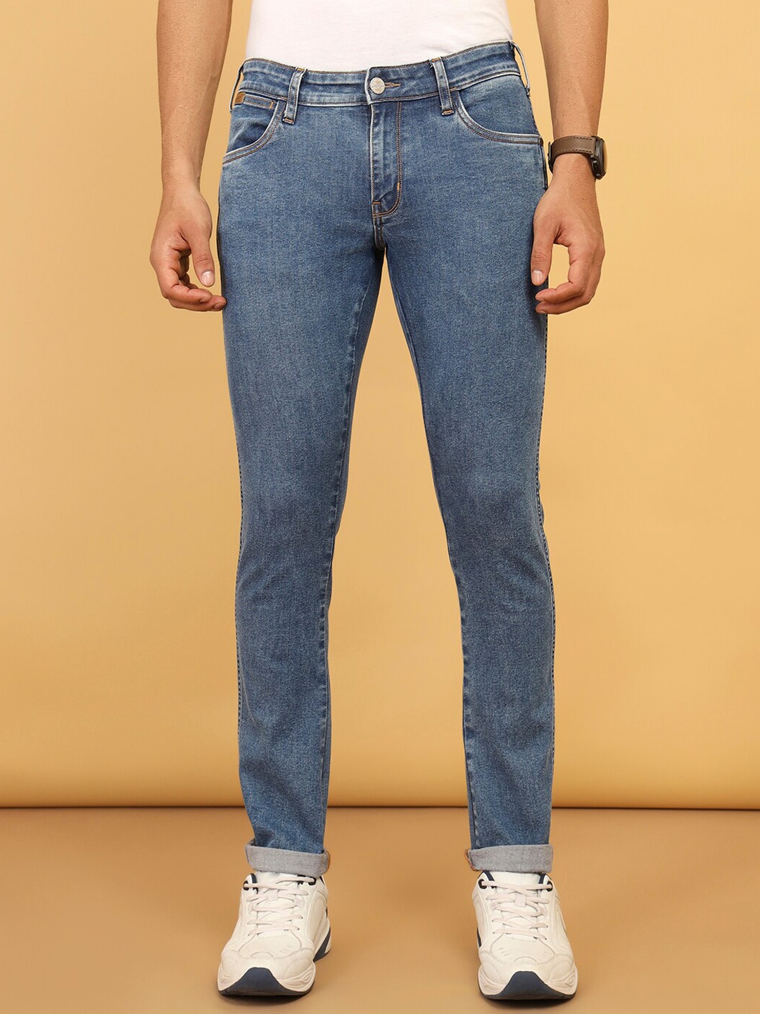 

Wrangler Men Vegas Skinny Fit Low Rise Light Fade Clean Look Stretchable Jeans, Blue