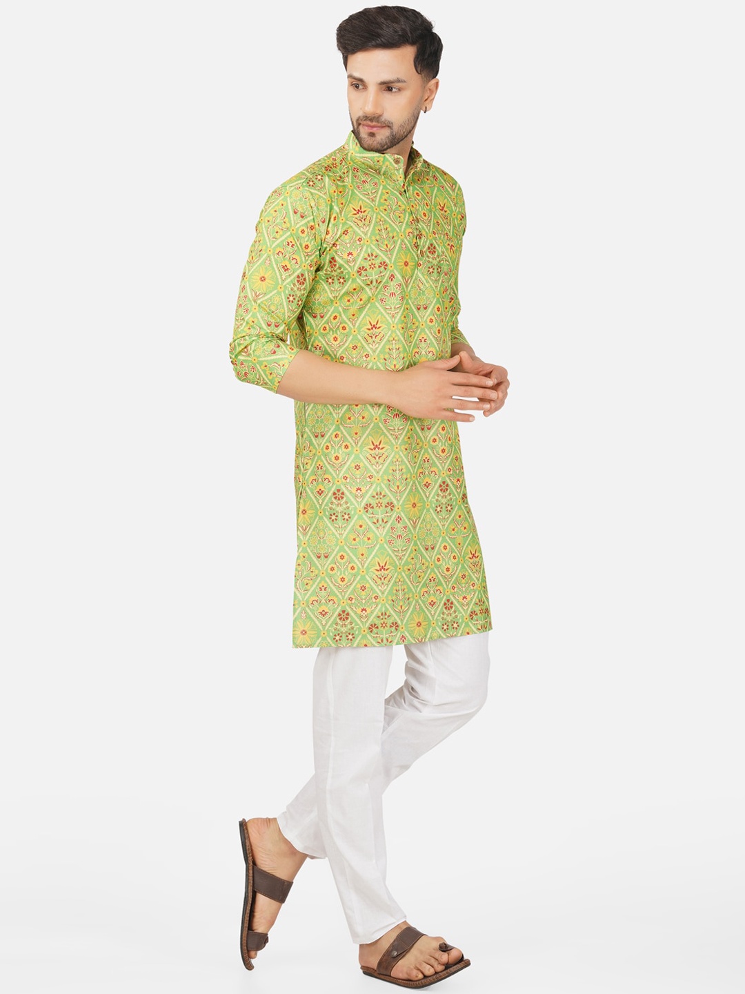 

BASE 41 Ethnic Motifs Printed Mandarin Collar Long Sleeves Regular Kurta With Pyjamas, Green