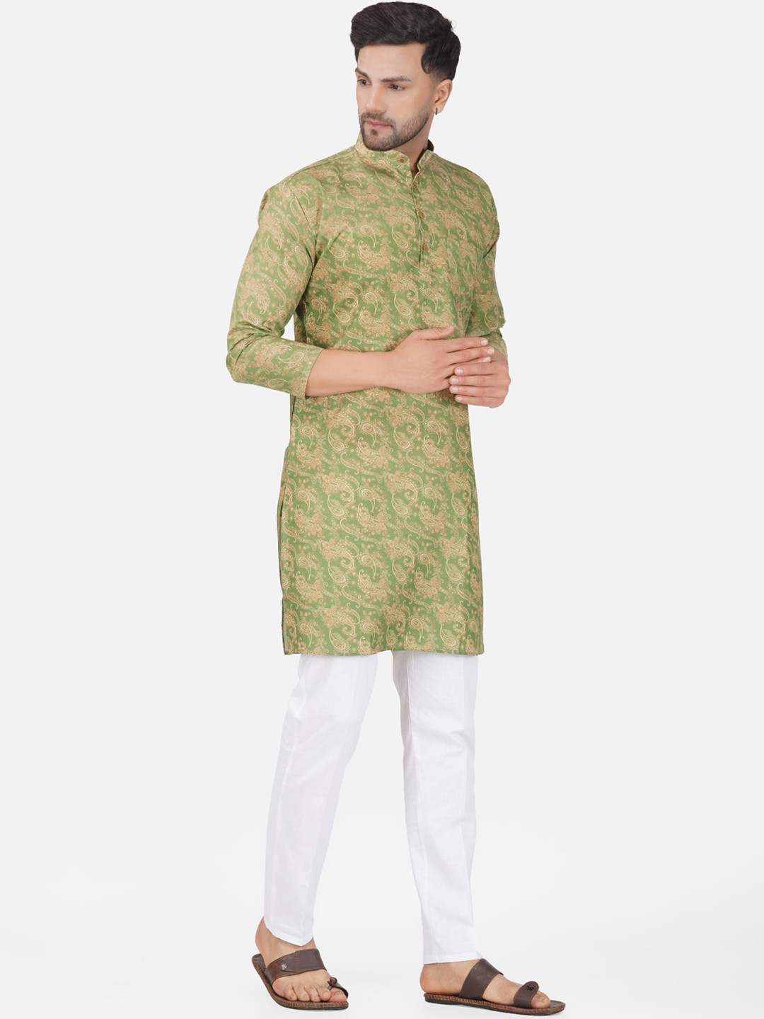 

BASE 41 Paisley Printed Mandarin Collar Long Sleeves Regular Kurta With Pyjamas, Green