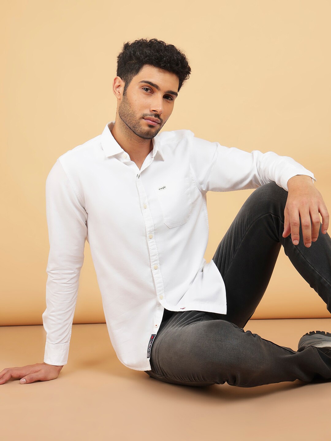 

Wrangler Spread Collar Pure Cotton Casual Shirt, White